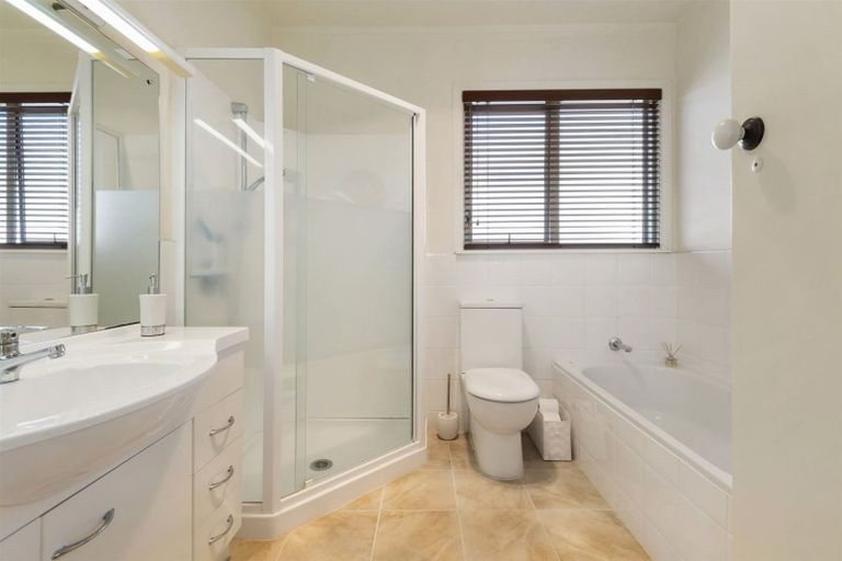 Photo of property in 2/39 Jutland Road, Hauraki, Auckland, 0622