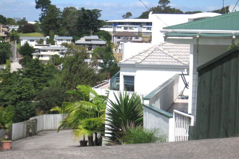 Photo of property in 2/28 Jellicoe Road, Murrays Bay, Auckland, 0630