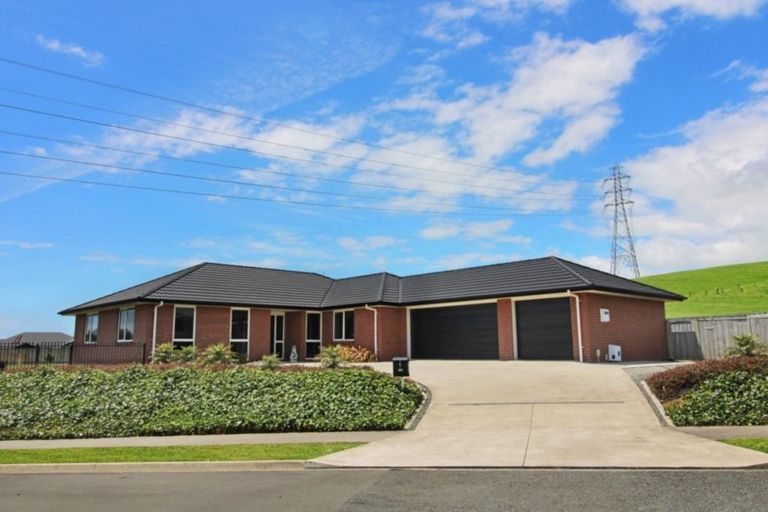 Photo of property in 1 Ongarui Close, Whalers Gate, New Plymouth, 4310