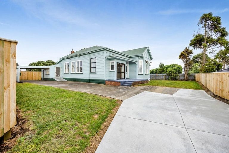 Photo of property in 6 Atea Place, Hawera, 4610