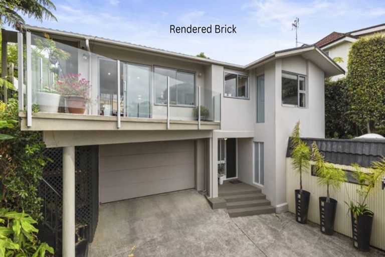 Photo of property in 2/23 Parr Terrace, Castor Bay, Auckland, 0620