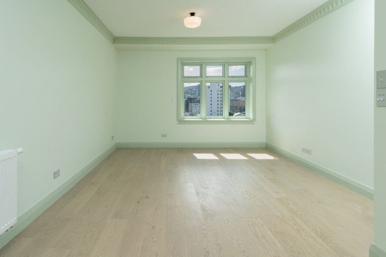Photo of property in Hamilton Flats, 1/9 Hawker Street, Mount Victoria, Wellington, 6011