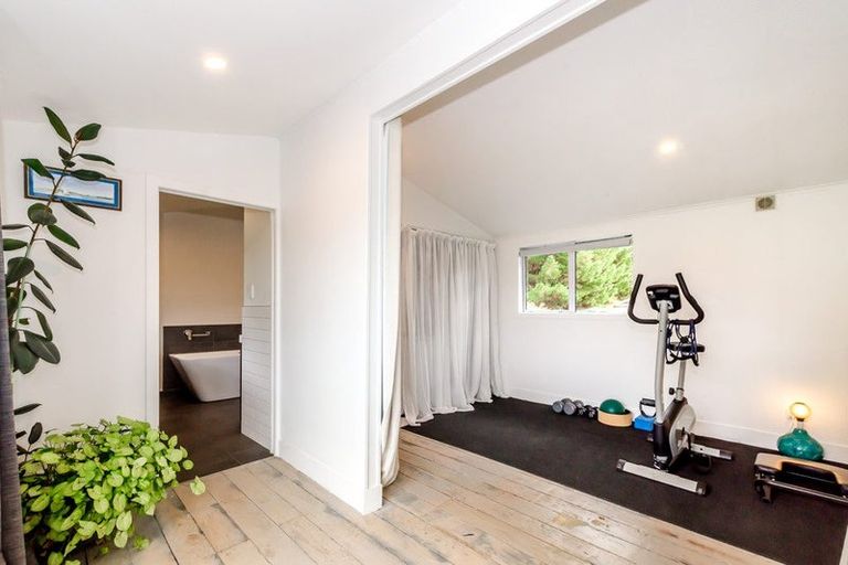 Photo of property in 577 Waikawa Beach Road, Waikawa Beach, Levin, 5573