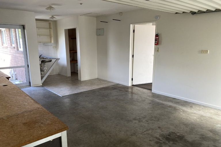 Photo of property in 292a Wainoni Road, Avondale, Christchurch, 8061