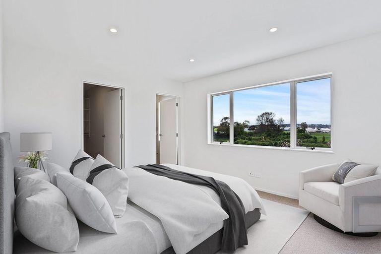 Photo of property in 77 Pepene Avenue, Takanini, Auckland, 2112