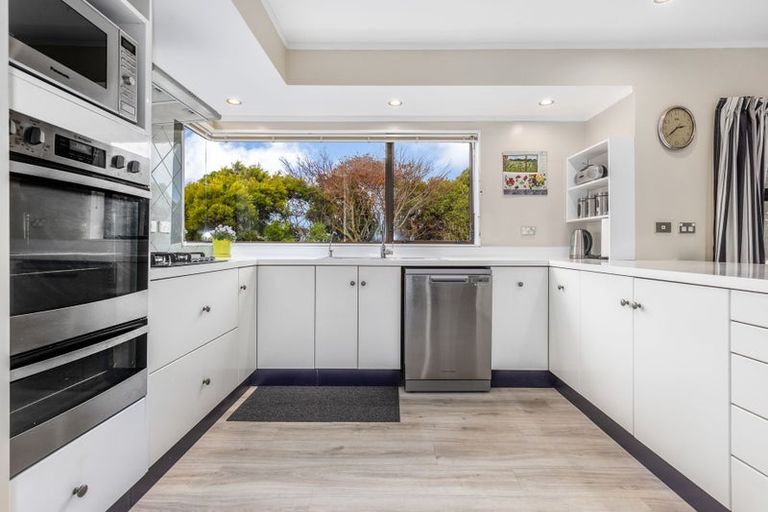 Photo of property in 22 Pinewood Grove, Paraparaumu Beach, Paraparaumu, 5032