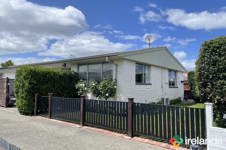 Photo of property in 1/176 Grimseys Road, Redwood, Christchurch, 8051