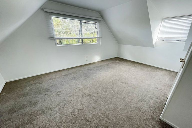 Photo of property in 17 Caspian Close, New Lynn, Auckland, 0600