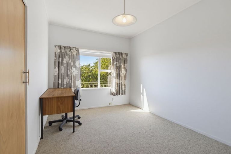 Photo of property in 5 Conifer Lane, Mangere Bridge, Auckland, 2022