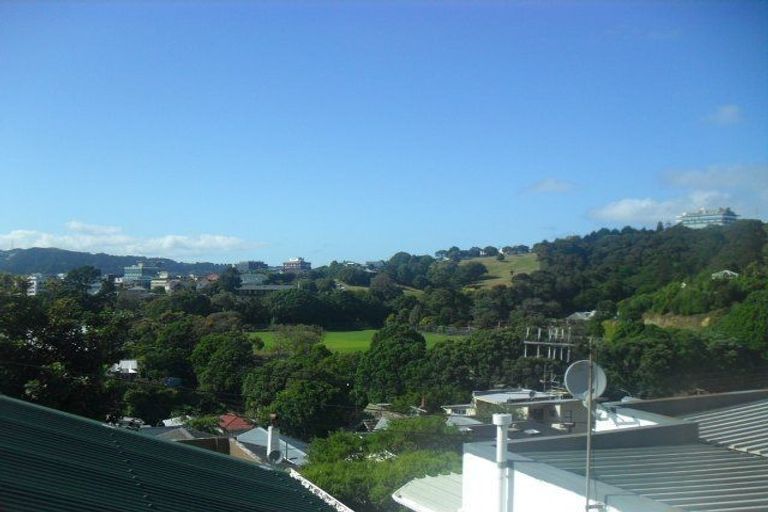 Photo of property in 11b Upper Lewisville Terrace, Thorndon, Wellington, 6011