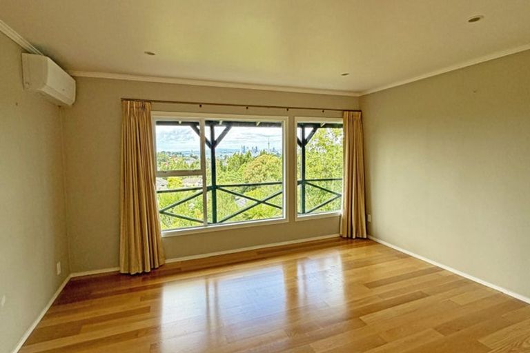 Photo of property in 50 Balmain Road, Chatswood, Auckland, 0626