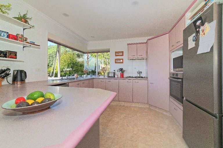 Photo of property in 54 Huia Street, Waikanae, 5036