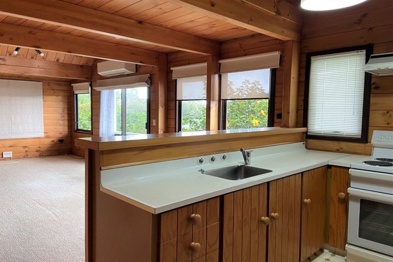 Photo of property in 1 Highlands Place, Highlands Park, New Plymouth, 4312