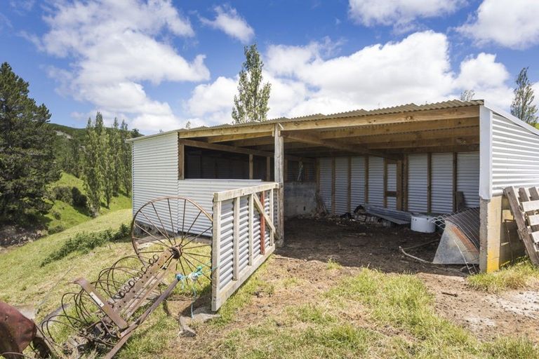 Photo of property in 18 Marshall Road, Hunterville, 4730