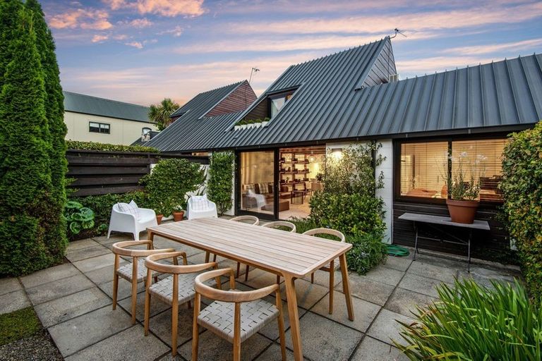 Photo of property in 16 Office Road, Merivale, Christchurch, 8014