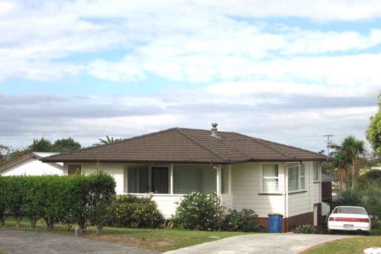 Photo of property in 14 Prior Place, Glendene, Auckland, 0602