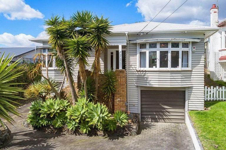 Photo of property in 17 Aliford Avenue, One Tree Hill, Auckland, 1061