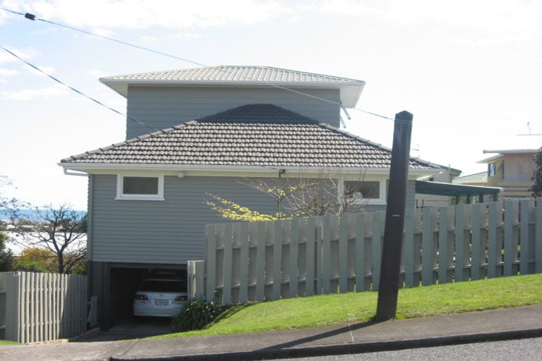 Photo of property in 49 Queens Road, Glen Avon, New Plymouth, 4312