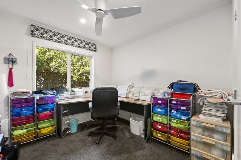 Photo of property in 8 Caldera Close, Pyes Pa, Tauranga, 3112