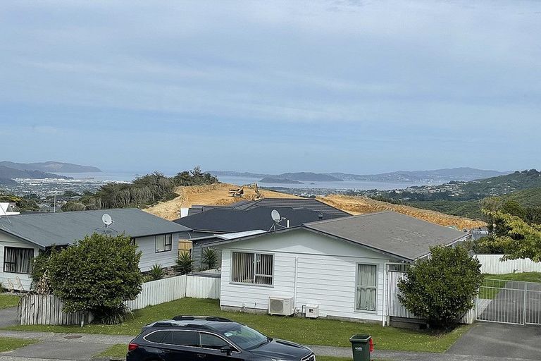 Photo of property in 16 Kaitangata Crescent, Kelson, Lower Hutt, 5010
