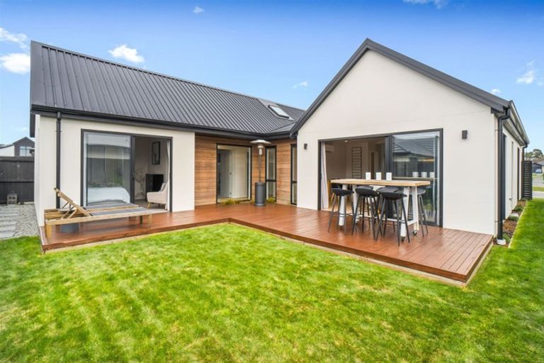 Photo of property in 6 David Buist Crescent, Halswell, Christchurch, 8025