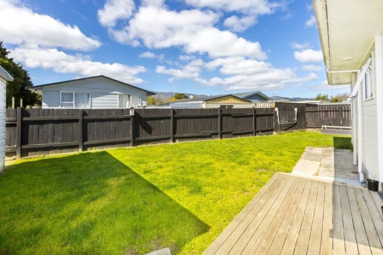 Photo of property in 50b Hartford Crescent, Totara Park, Upper Hutt, 5018