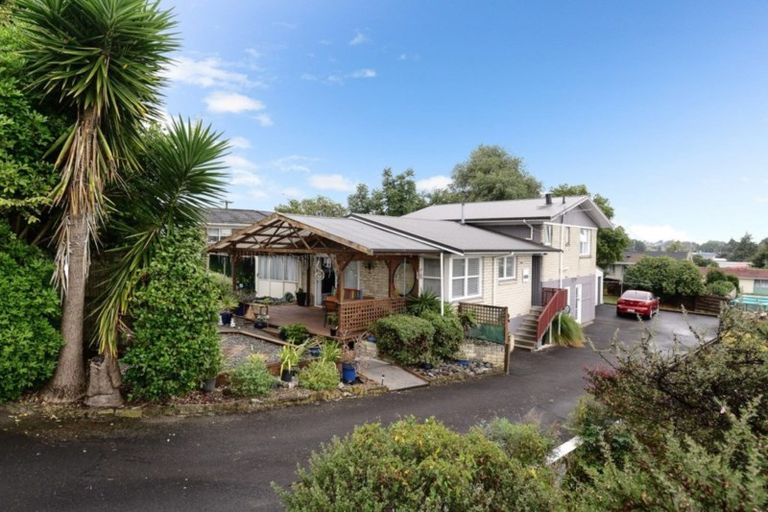 Photo of property in 79 Tuhikaramea Road, Dinsdale, Hamilton, 3204