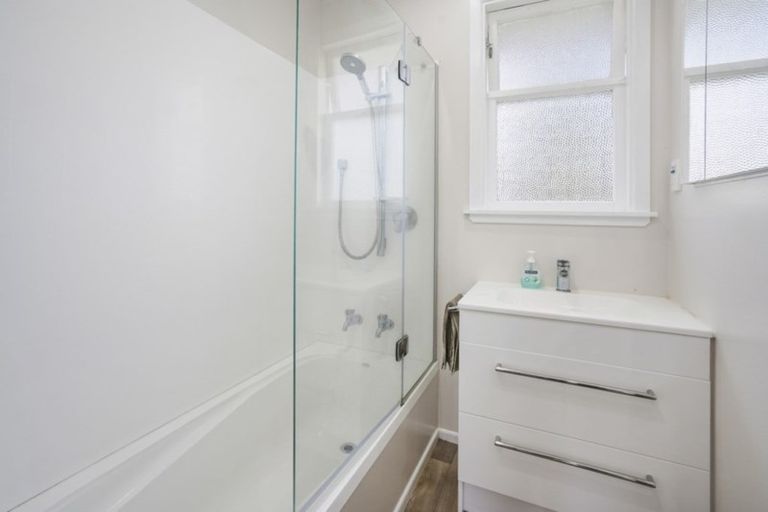 Photo of property in 6 Tararua Terrace, Cloverlea, Palmerston North, 4412