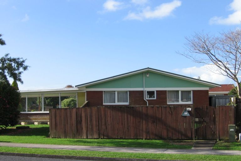 Photo of property in 26 Whiteacres Drive, Sunnyhills, Auckland, 2010