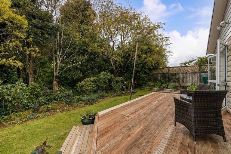 Photo of property in 68 Riversdale Drive, Merrilands, New Plymouth, 4312