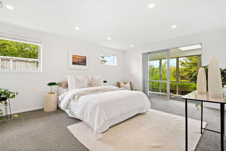 Photo of property in 21 Eric Farley Drive, Kumeu, 0810