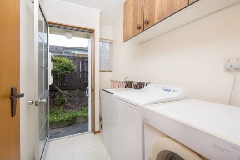 Photo of property in 2/3 Benygloe Place, Highland Park, Auckland, 2010