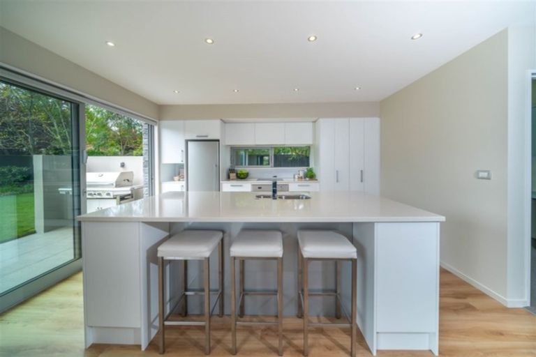 Photo of property in 8 Sovereign Gardens, Halswell, Christchurch, 8025