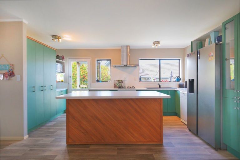 Photo of property in 117 Wakeman Road, Acacia Bay, Taupo, 3330