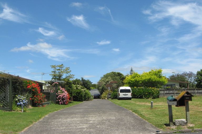 Photo of property in 26 Taihiki Road, Clarks Beach, 2122