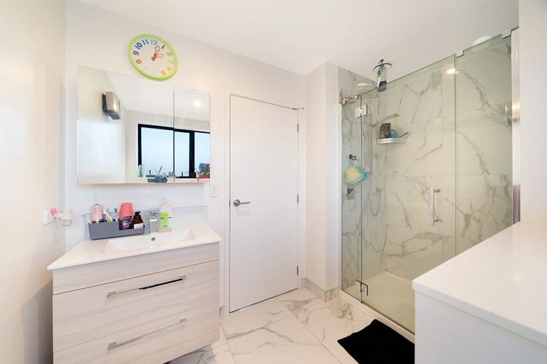 Photo of property in 3/137 View Road, Sunnyvale, Auckland, 0612