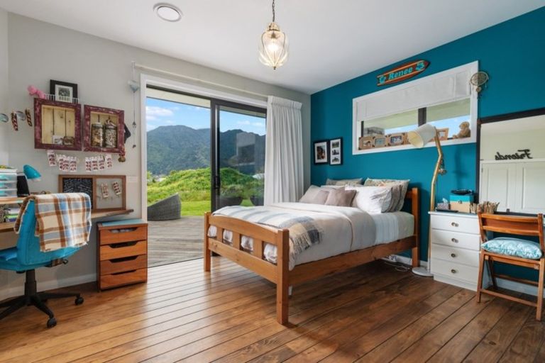 Photo of property in 8 Mountain View Road, Te Aroha, 3320