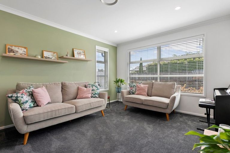 Photo of property in 34 Hiria Crescent, Papamoa Beach, Papamoa, 3118