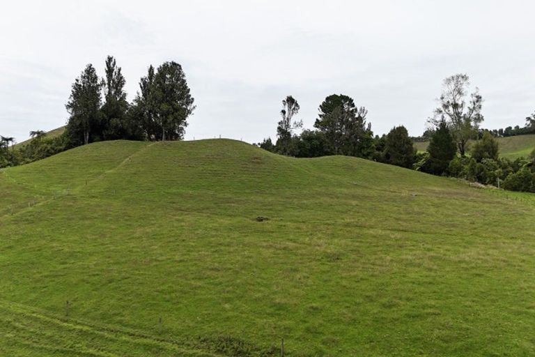 Photo of property in 114 Ackworth Road, Lepperton, New Plymouth, 4373