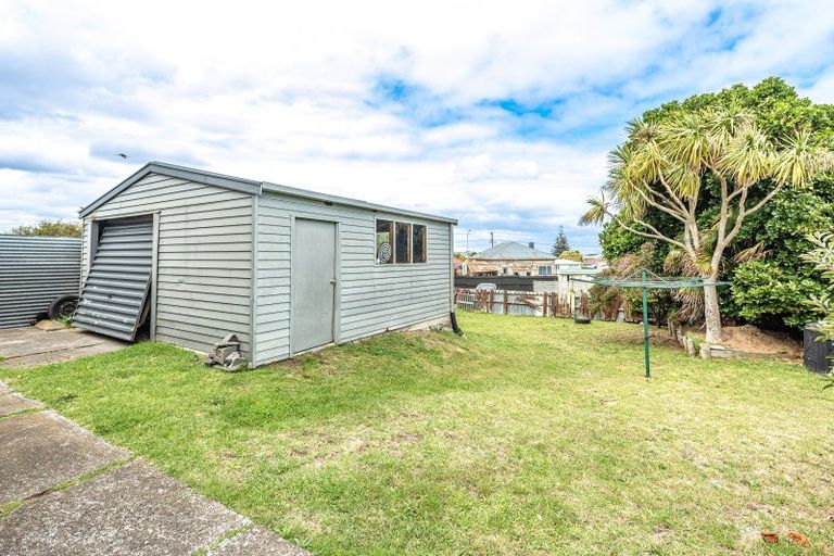 Photo of property in 27 Cross Street, Castlecliff, Whanganui, 4501