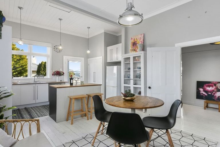 Photo of property in 84 Tomahawk Road, Andersons Bay, Dunedin, 9013