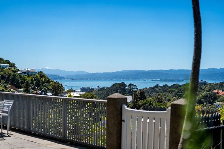 Photo of property in 21 Northland Road, Northland, Wellington, 6012