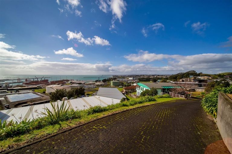 Photo of property in 22c Findlay Street, Moturoa, New Plymouth, 4310