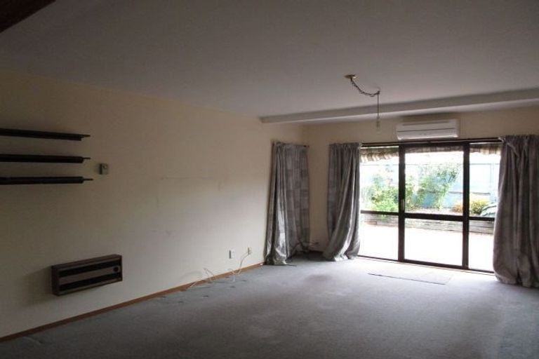 Photo of property in 2/49 Searells Road, Strowan, Christchurch, 8052