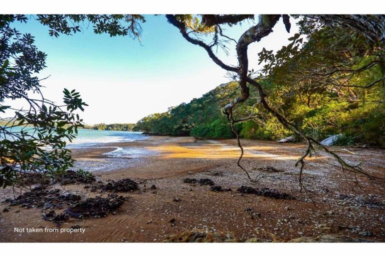 Photo of property in 15 Bush Point Road, Kerikeri, 0294