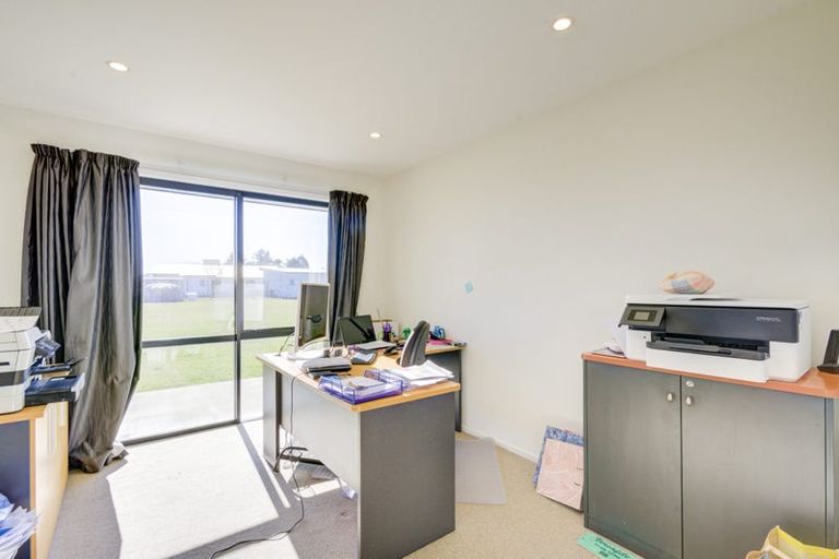 Photo of property in 8 Northside Drive, Waikuku, Rangiora, 7473