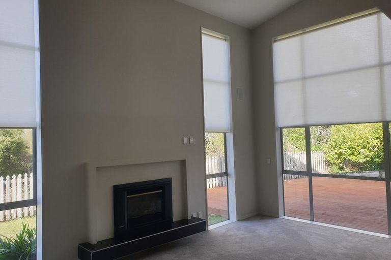 Photo of property in 36 Borneo Drive, Fairview Heights, Auckland, 0632