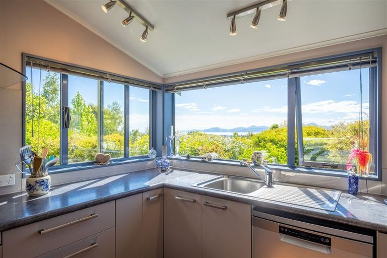 Photo of property in 335 Old Coach Road, Upper Moutere, 7173