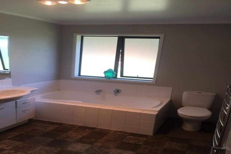 Photo of property in 10 Crawford Close, Amberley, 7410