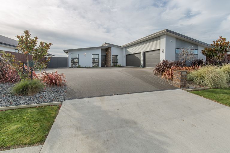 Photo of property in 74 Sutherland Drive, Kaiapoi, 7630